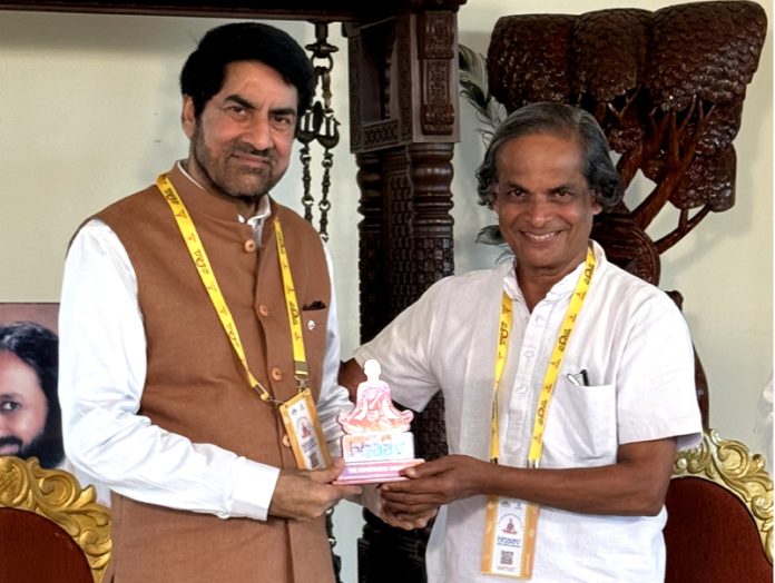 Noted theatre personality Balwant Thakur being honoured by World Forum in Bengaluru.