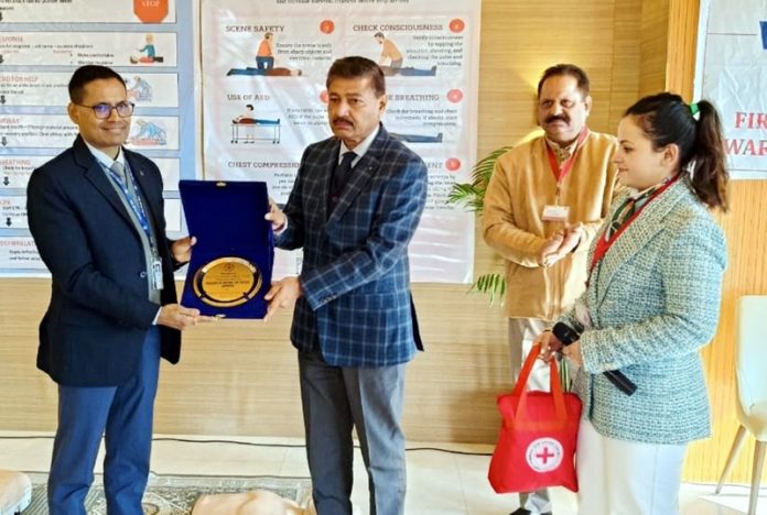 Regional Director, RBI, Chandrashekhar Azad and Rohit Khajuria, General Secretary IRCS, J&K during an event at Jammu on Saturday. Regional Director, RBI, Chandrashekhar Azad and Rohit Khajuria, General Secretary IRCS, J&K during an event at Jammu on Saturday.