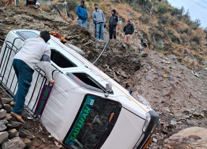 Five Injured As Vehicle Falls Off Road In J&K’s Doda