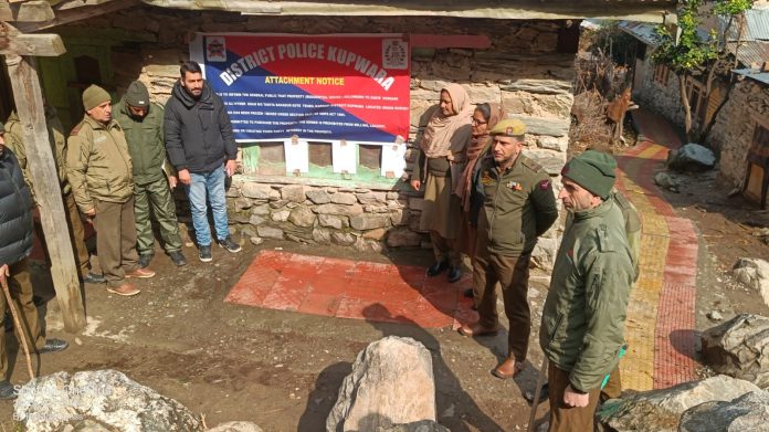 J&K Police Attach Properties Of Two Notorious Smugglers In Kupwara J&K Police Attach Properties Of Two Notorious Smugglers In Kupwara
