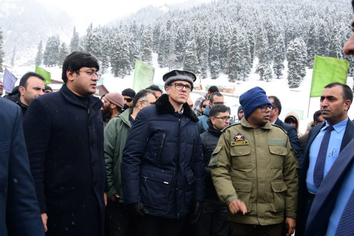 CM Omar Abdullah Visit Sonamarg Fire Site, Assures Support To Affected