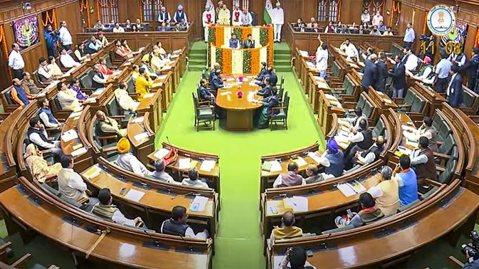 Delhi govt suffered losses of Rs 2,000 cr due to liquor policy: CAG report