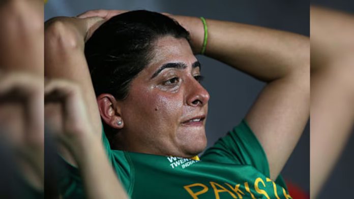 Even someone like MS Dhoni cannot do anything with this Pakistan side: Sana Mir