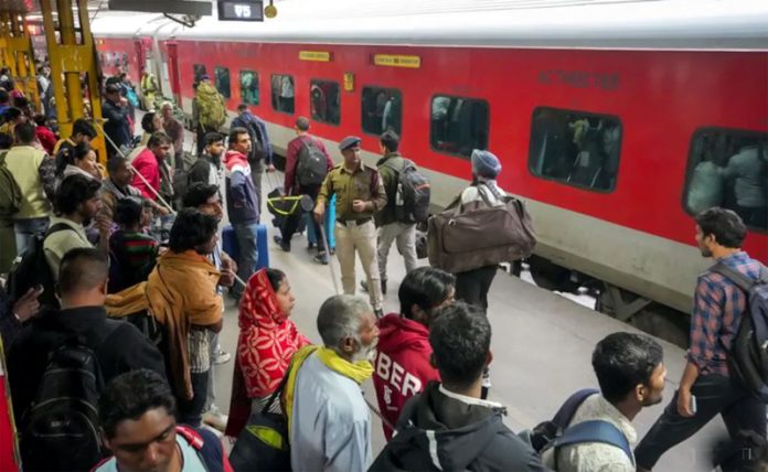 Maha Kumbh: Railway Minister initiates trial for crowd control measures at New Delhi station Maha Kumbh: Railway Minister initiates trial for crowd control measures at New Delhi station