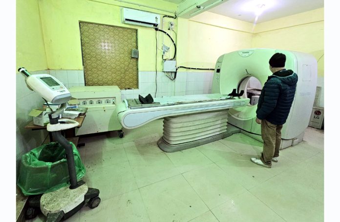 CT scan machine lying defunct at Govt Medical College (GMC) Handwara. -Excelsior/Aabid Nabi CT scan machine lying defunct at Govt Medical College (GMC) Handwara. -Excelsior/Aabid Nabi