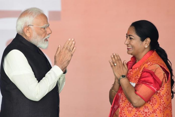 Delhi Chief Minister Rekha Gupta greeting Prime Minister Narendra Modi after taking oath during swearing in ceremony at Ram Lila Maidan, in New Delhi on Thursday. (UNI)