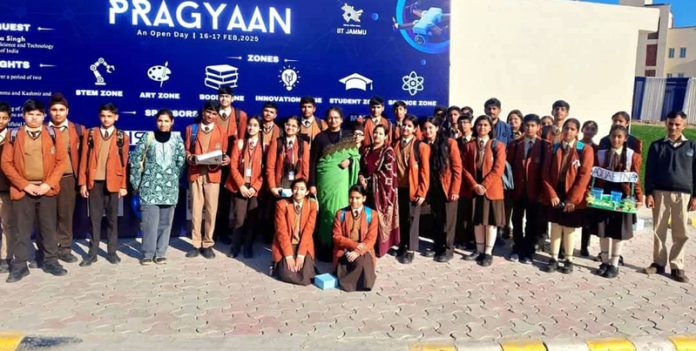 Students along with teaching faculty posing for a photograph at IIT Jammu's Pragyaan 2025. Students along with teaching faculty posing for a photograph at IIT Jammu's Pragyaan 2025.