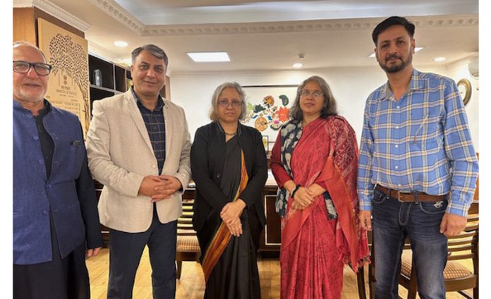 KCCI members during meeting with Secy Textiles on Friday.