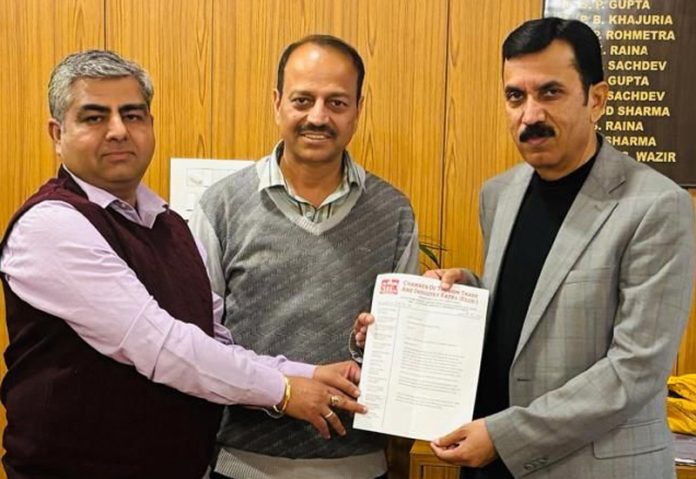 Delegation of CTTIK submitting memorandum of demands to K.K Thappa, Chief Engineer JPDCL.