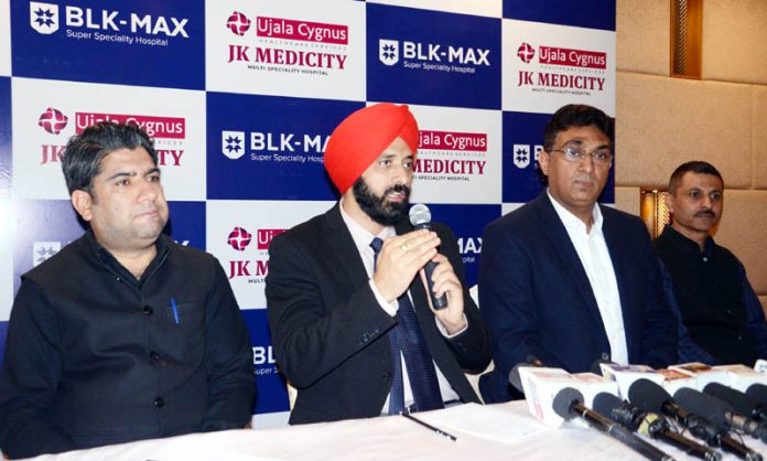 Doctors from BLK-Max Super Speciality Hospital and Ujala Cygnus JK Medicity Hospital addressing media persons in Jammu. —Excelsior/Rakesh