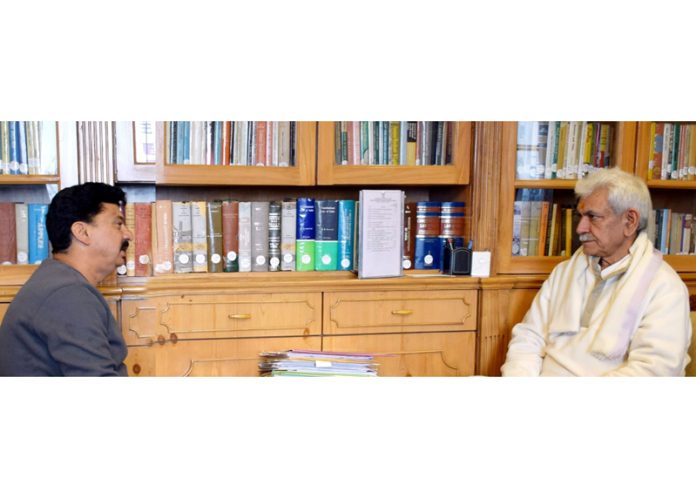 LG meeting President AMEAK.