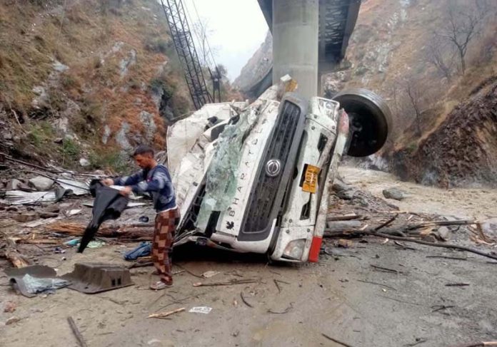 Mingled remains of the Oil Tanker which fell into a gorge in Banihal on Wednesday. -Excelsior/Parvez Mir