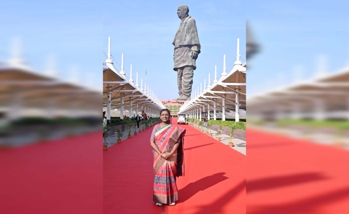 President Murmu visits Statue of Unity, pays tribute to Sardar Patel