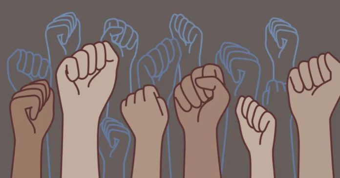 BRO Workers Hold Protest In J&K's Kupwara, Demand Forest Department Give Clearance For Projects BRO Workers Hold Protest In J&K's Kupwara, Demand Forest Department Give Clearance For Projects