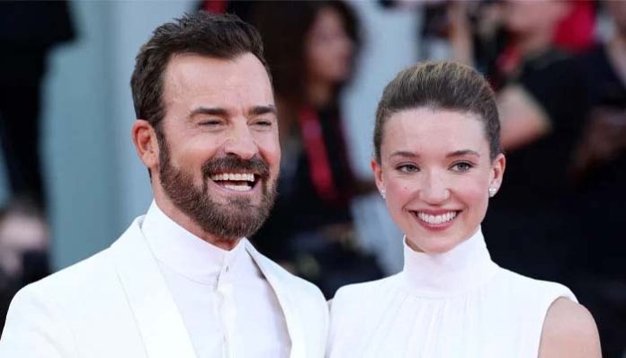 Justin Theroux, Nicole Brydon Bloom tie the knot