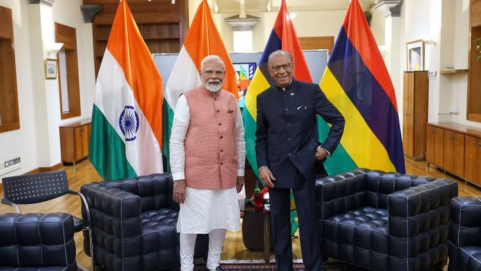 Modi meets former Mauritius PM ahead of participating in national day celebrations