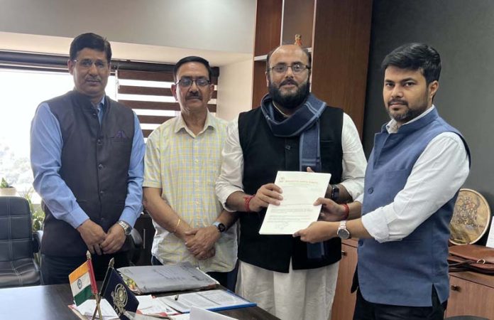 BJP KDD delegation submitting a memorandum to Commissioner JMC Devansh Yadav on Saturday.