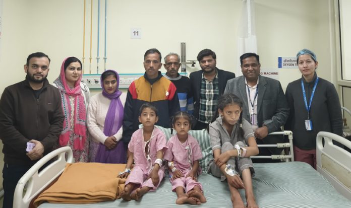 Doctors posing with children on whom they performed transcatheter PDA closure procedure at SMVDNSH, Katra. Doctors posing with children on whom they performed transcatheter PDA closure procedure at SMVDNSH, Katra.