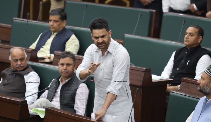 PDP MLA Calls For Treating Issue Of Kashmiri Pandits As Matter Of 'Dignity' Instead Of 'Relief' PDP MLA Calls For Treating Issue Of Kashmiri Pandits As Matter Of 'Dignity' Instead Of 'Relief'