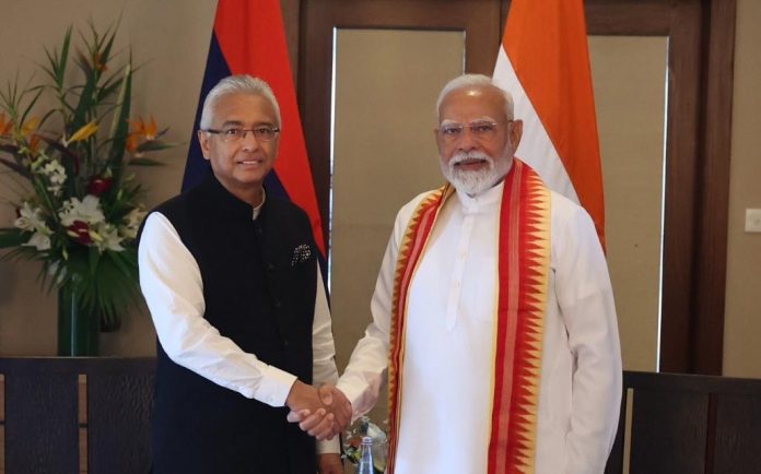 PM Modi Meets Former Mauritius PM Ahead Of Participating In National Day Celebrations