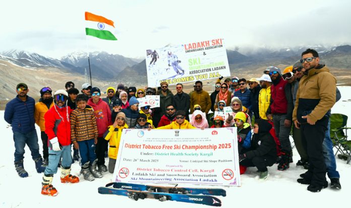Skiers posing along with dignitaries during a championship at Kargil. Skiers posing along with dignitaries during a championship at Kargil.