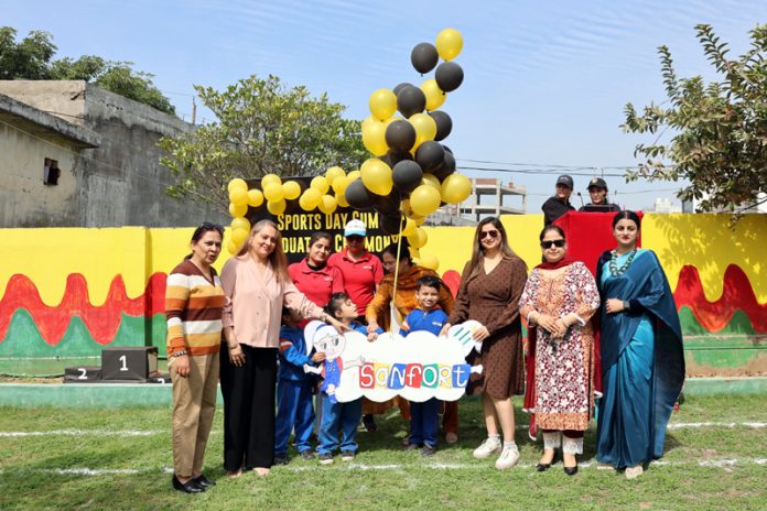 Students and dignitaries posing during a programme. Students and dignitaries posing during a programme.