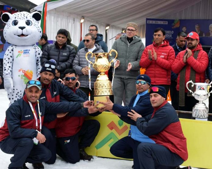 Union Minister Dr Mansukh Mandaviya along with CM Omar Abdullah and winners at the closing ceremony of 5th Khelo India Winter Games in Gulmarg on Wednesday. Union Minister Dr Mansukh Mandaviya along with CM Omar Abdullah and winners at the closing ceremony of 5th Khelo India Winter Games in Gulmarg on Wednesday.