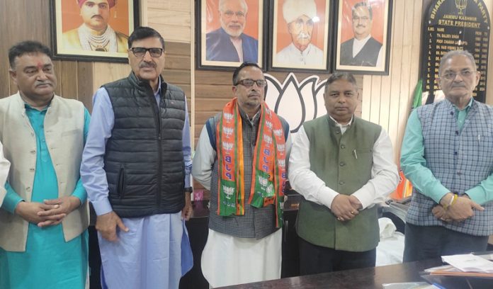 Sat Sharma & others during joining of BJP by Farooq Khan at the party office on Thursday. Sat Sharma & others during joining of BJP by Farooq Khan at the party office on Thursday.