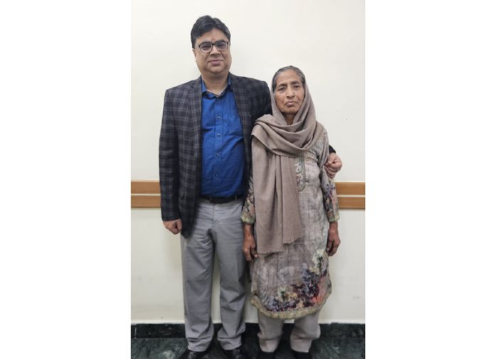 Dr. Vikas Padha along with the patient who underwent successful bilateral knee replacement at SMVDNSH, Katra.