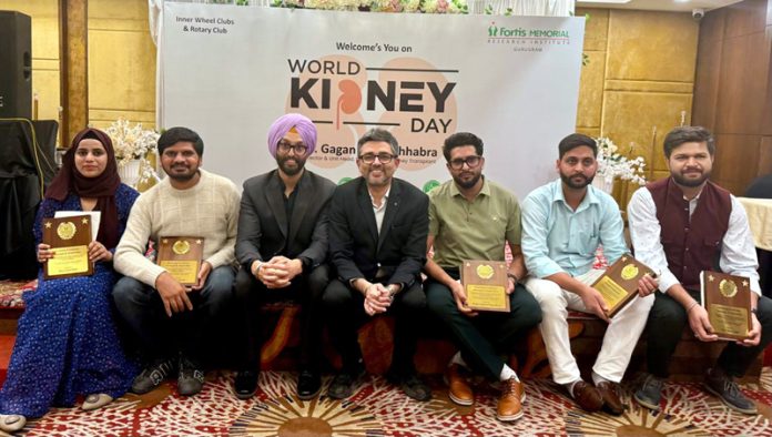 Executives of Fortis Hospital Gurugram posing with dialysis technicians honoured on World Kidney Day in Jammu. Executives of Fortis Hospital Gurugram posing with dialysis technicians honoured on World Kidney Day in Jammu.