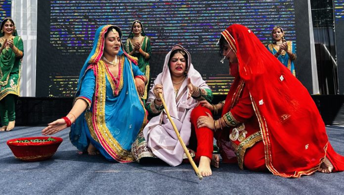 J&K artists performing at International Himalayan Cultural Festival at Dehradun.