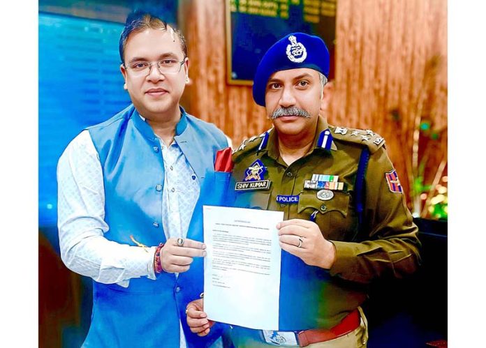 Social activist Jayesh Gupta presenting a memorandum of demands to DIG JSK Range in Jammu on Sunday.