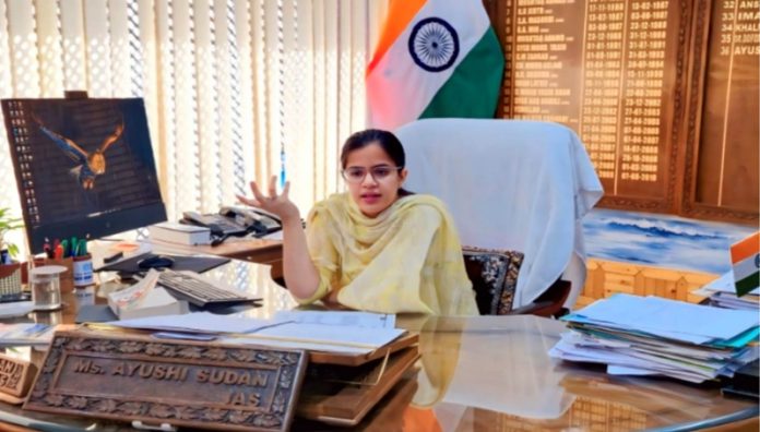 DC Kupwara Reviewing Progress of PM Surya Ghar û Muft Bijli Yojana copy