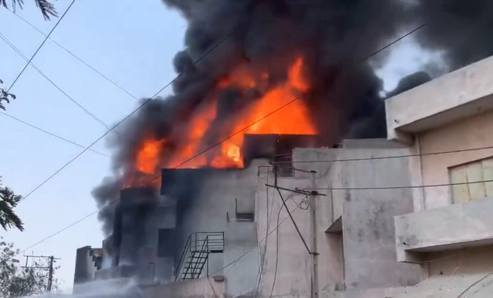 18 killed, 5 injured after blast, blaze at firecracker godown in Gujarat's Banaskantha 18 killed, 5 injured after blast, blaze at firecracker godown in Gujarat's Banaskantha