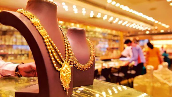 Gold soars Rs 1,650 to scale fresh peak of Rs 98,100 per 10 g; silver jumps Rs 1,900 Gold soars Rs 1,650 to scale fresh peak of Rs 98,100 per 10 g; silver jumps Rs 1,900