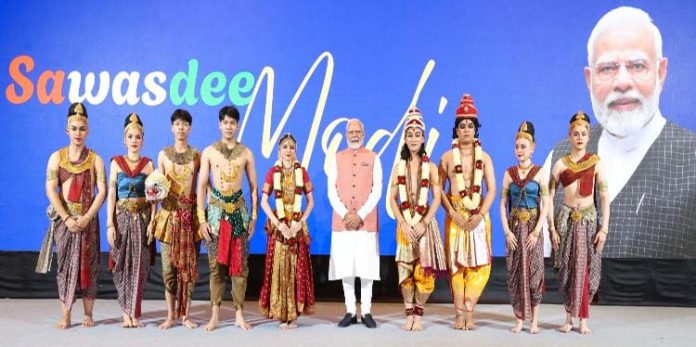 PM Modi welcomed by enthusiastic Indian community in Bangkok, watches Thai Ramayana performance