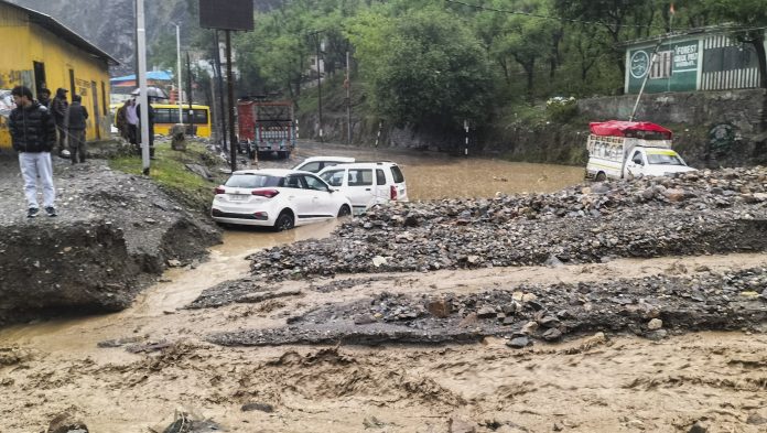Heavy Rain Triggers Flash Flood In J&K's Ramban, Over 100 People Rescued Heavy Rain Triggers Flash Flood In J&K's Ramban, Over 100 People Rescued