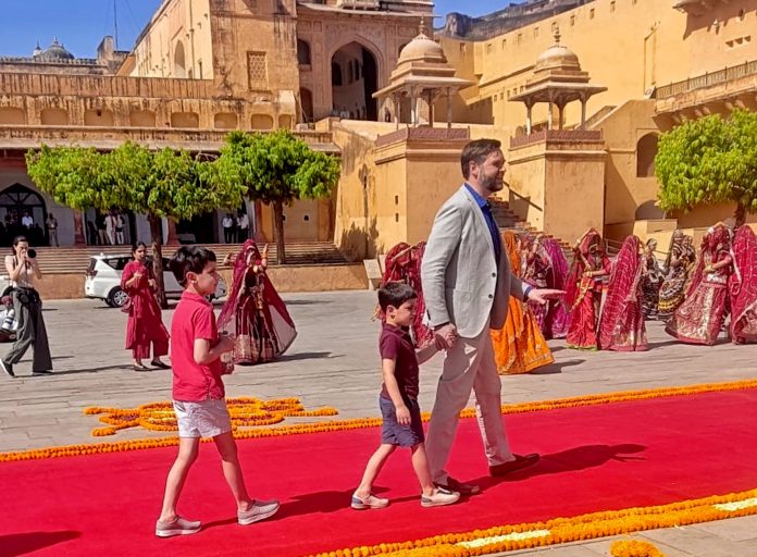 US Vice President J D Vance, Family Visit Jaipur's Amber Fort US Vice President J D Vance, Family Visit Jaipur's Amber Fort