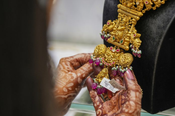 Gold Falls Rs 200 To Rs 98,670/10 G; Silver Declines Rs 500