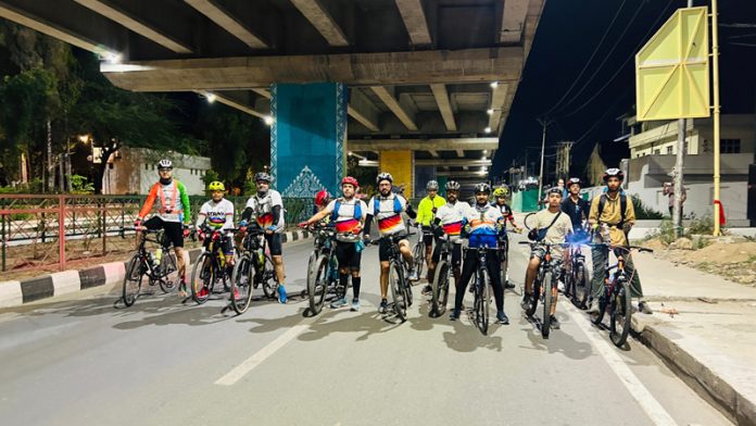 Cyclists posing during Trikuta Trail Blazer cycling series.