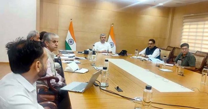 Union Minister Ashwini Vaishnaw in a meeting with representatives from news media organisations. Union Minister Ashwini Vaishnaw in a meeting with representatives from news media organisations.