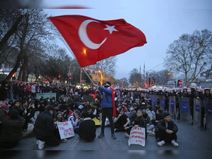 Facing Government crackdown on dissent,  Turkiye's protesters put aside their differences
