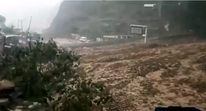 Jammu-Srinagar National Highway Closed Amid Heavy Rains, Landslides