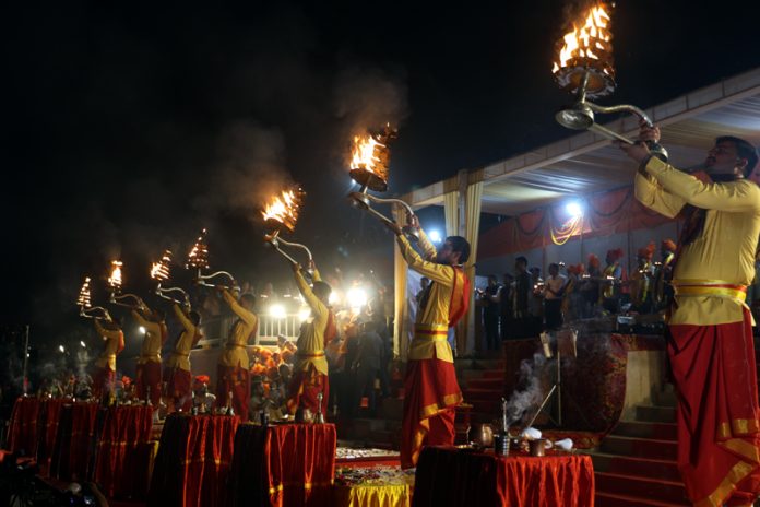 ‘Aarti’ being performed at Tawi Riverfront, Jammu on Sunday. -Excelsior/Rakesh ‘Aarti’ being performed at Tawi Riverfront, Jammu on Sunday. -Excelsior/Rakesh