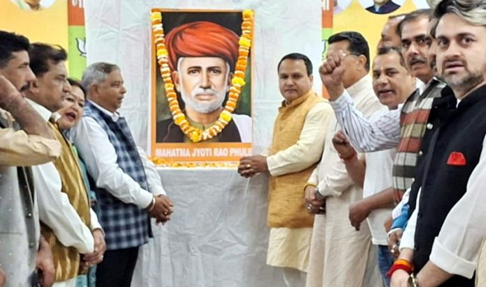 BJP leaders paying tribute to Mahatma Jyotiba Phule on his birth anniversary at Jammu on Friday.
