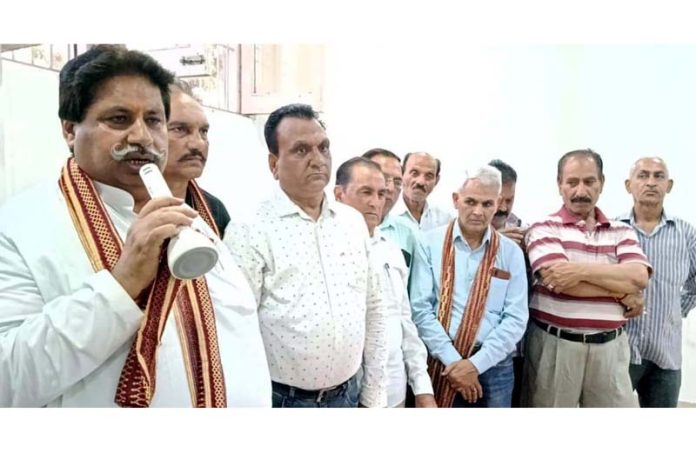 Senior Cong leader Raman Bhalla interacting with public at Nai Basti in Jammu South.