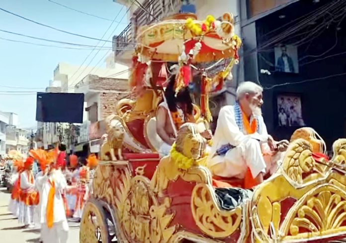 Impressive Shobha Yatra being taken out in Udhampur town on Sunday.