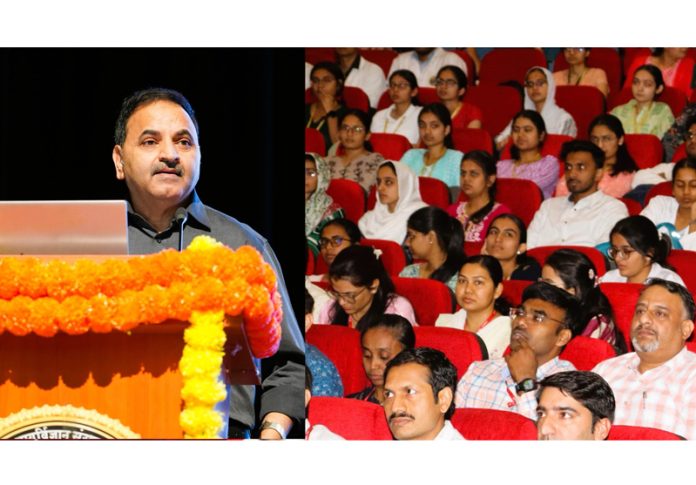 SSP CICE, Mohd Yaseen Kichloo, delivering talk on cyber security at AIIMS Jammu.