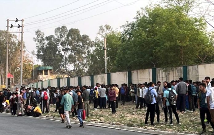 Scores of youth waiting outside the centre to participate in porter’s recruitment rally at Tanda, Akhnoor. Scores of youth waiting outside the centre to participate in porter’s recruitment rally at Tanda, Akhnoor.