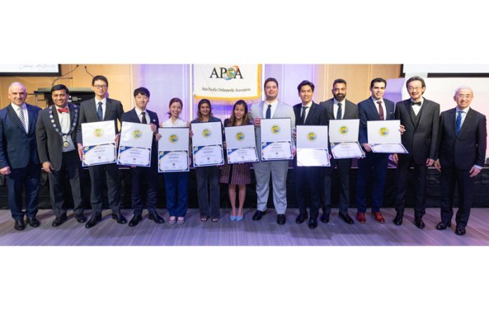 Dr Rashid Anjum from AIIMS Jammu and other delegates posing together during APOA Congress held in Australia.